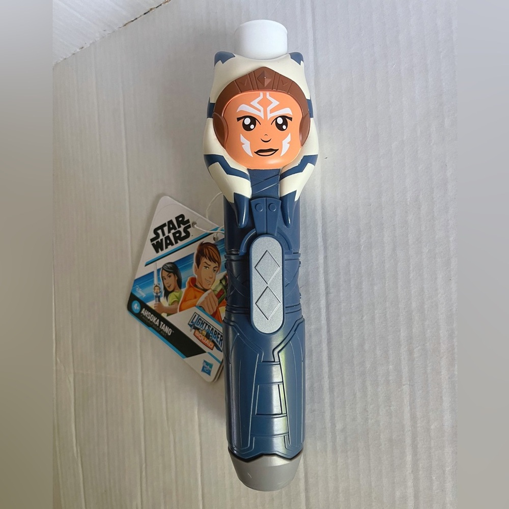 NWT Star Wars Ahsoka Tano Lightsaber Squad Toy Extendable Blade The Mandalorian